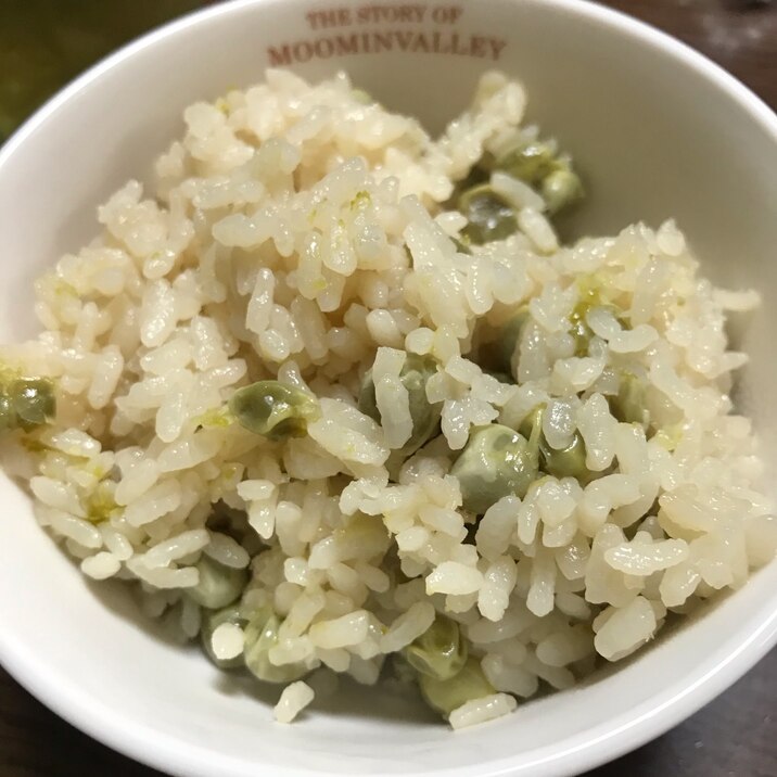 ほんのり醤油味の豆ご飯♩